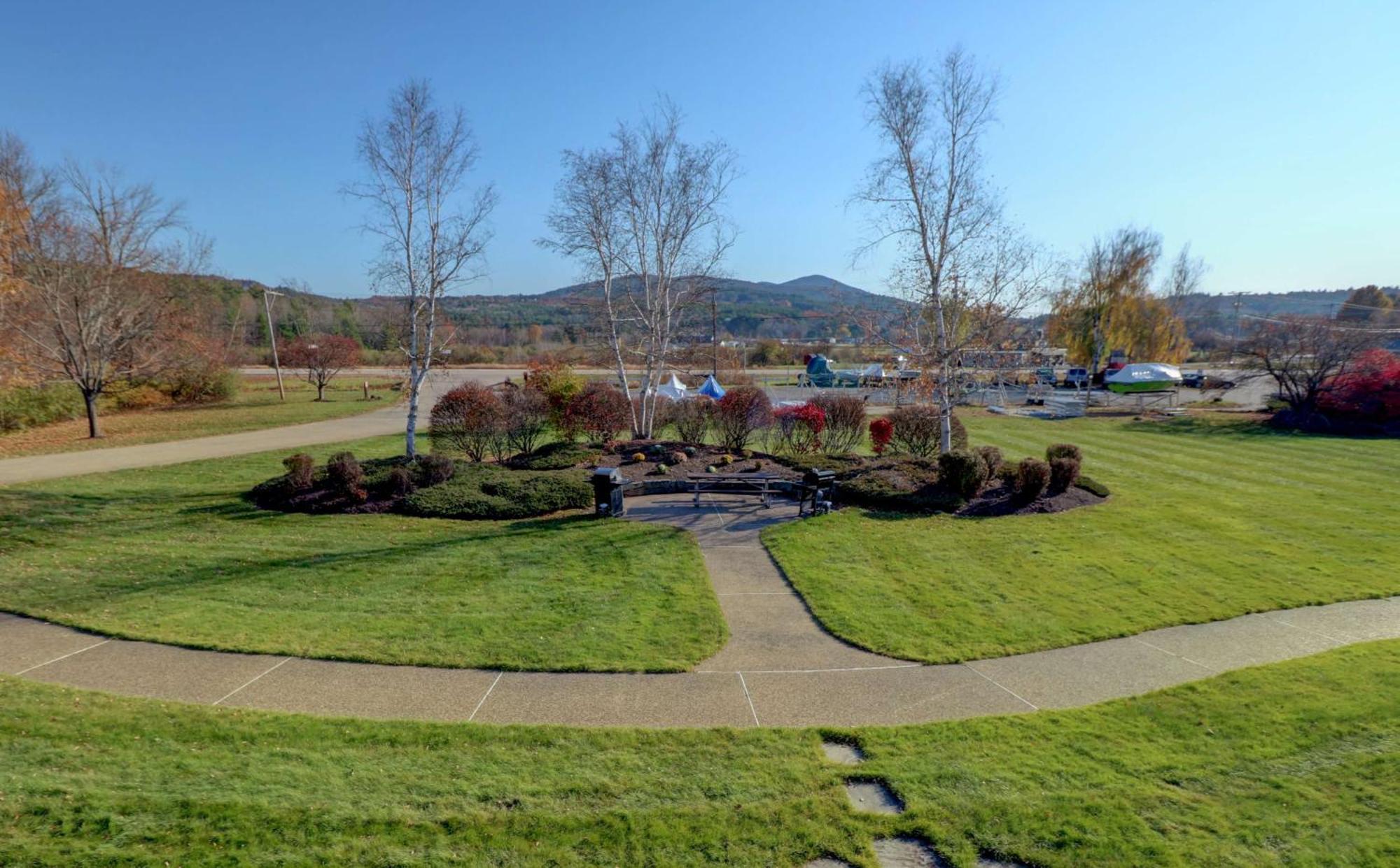 Fireside Inn & Suites Gilford Exterior photo