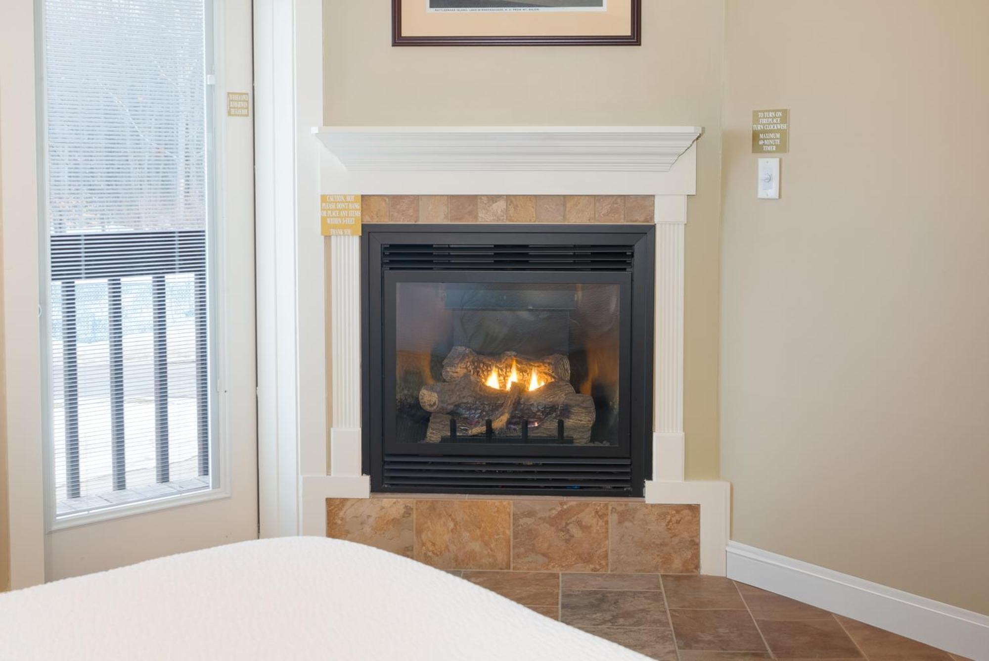 Fireside Inn & Suites Gilford Exterior photo