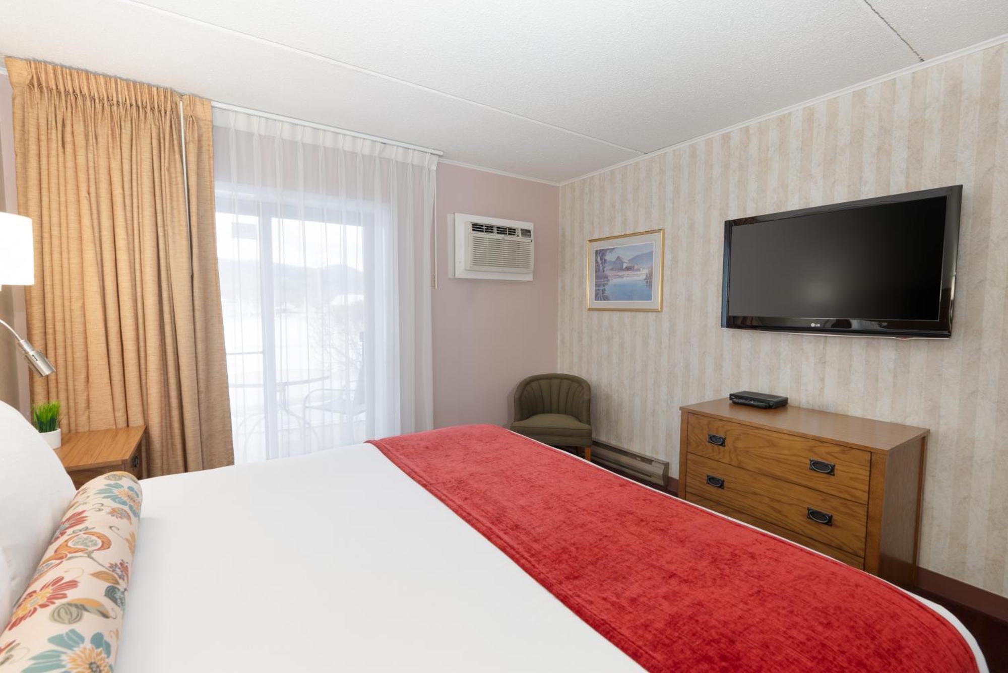 Fireside Inn & Suites Gilford Exterior photo