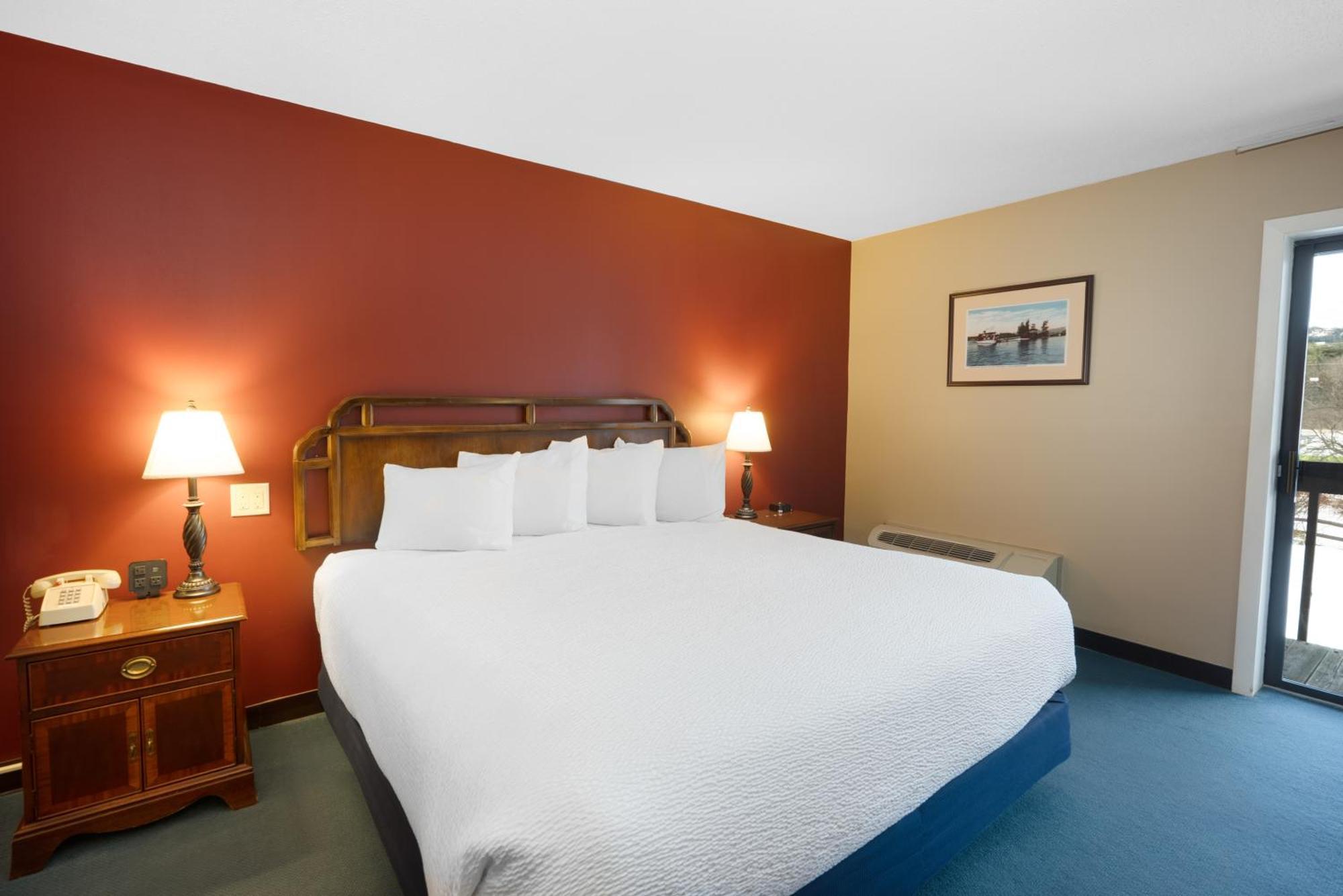 Fireside Inn & Suites Gilford Exterior photo